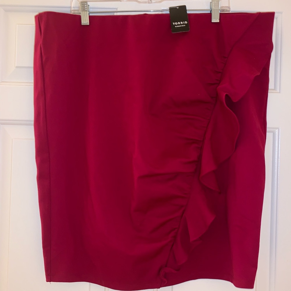 NWT TORRID pencil skirt a ruffle - plus sized - Picture 1 of 7